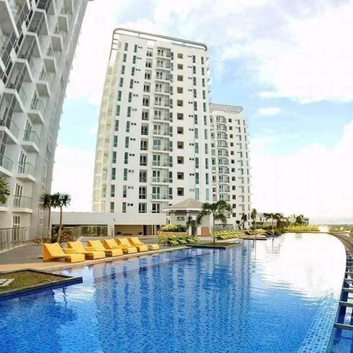 Mactan Newtown Condo With Pool Access Мактан Екстериор снимка