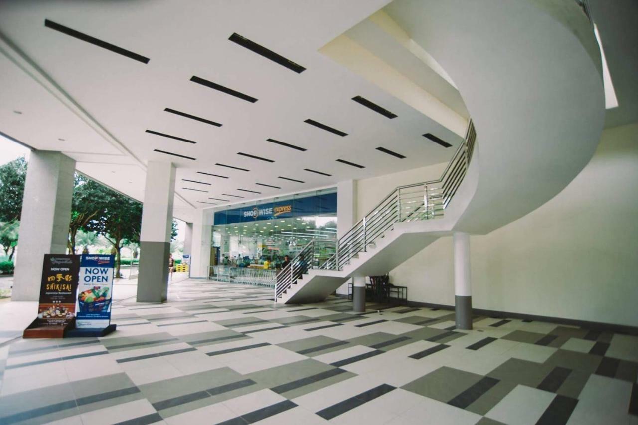 Mactan Newtown Condo With Pool Access Мактан Екстериор снимка